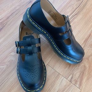 Doc Martens Mary Jane Shoes size 7